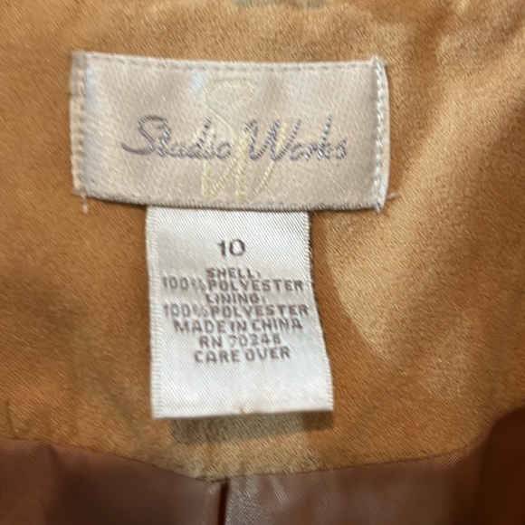 Extremely Soft Dress Jacket Tan/Beige Sz 10 - Picture 2 of 3